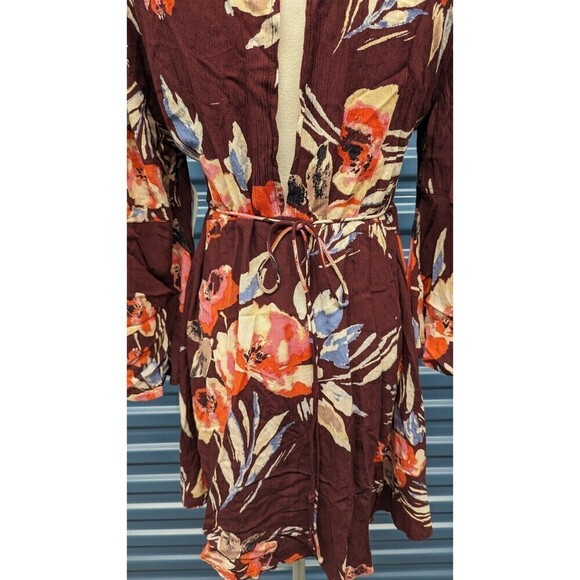 NWT BILLABONG Medium Dress Floral Faux Wrap Crinkled Flare‎ Sleeve Cutout Back - Picture 8 of 14